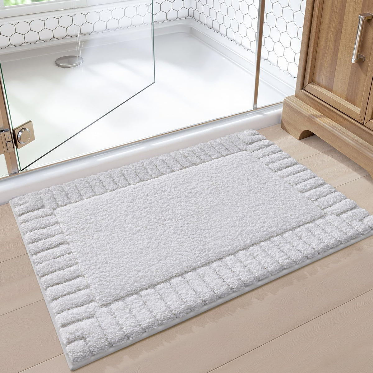LUMI Soft Bathroom Rugs Absorbent, Non Slip Bath Mat 16x24, Beige