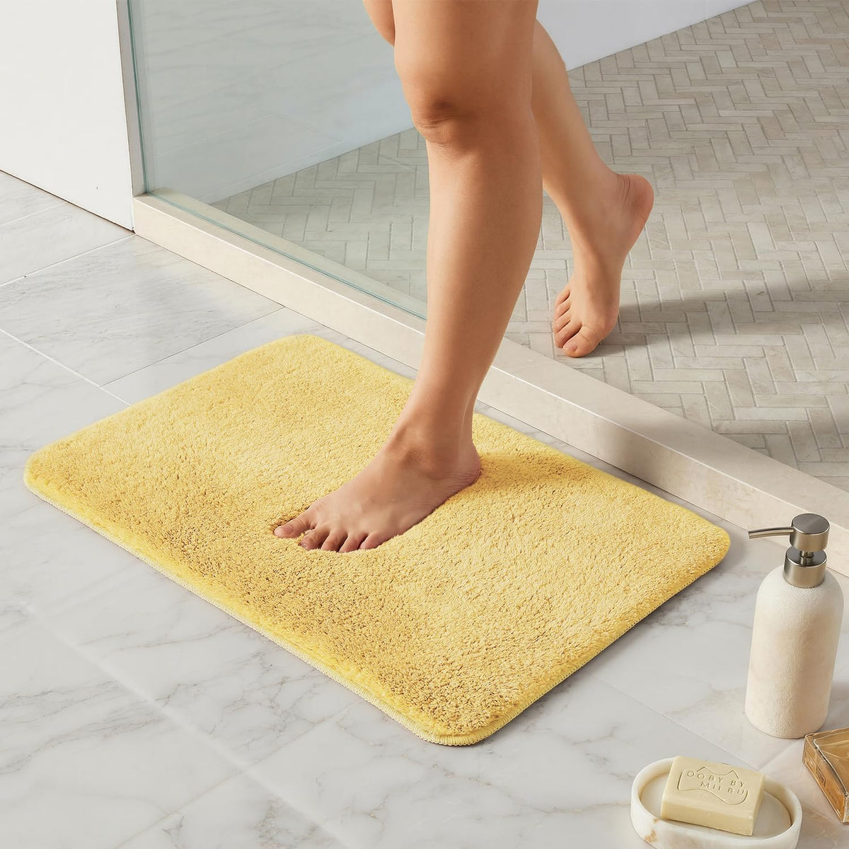 TYUU Black Bathroom Rug, Ultra Soft Bath Rugs Non Slip Washable, Super Absorbent Quick Dry Small Bath Mat with Rubber Backing for Bathroom Floor, Shower, or Sink, Black 16" x 24"