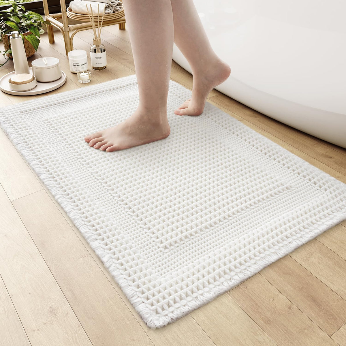AMOAMI Waffle Bath Mat, Absorbent Bathroom Rugs Non Slip 17''x24'' Beige