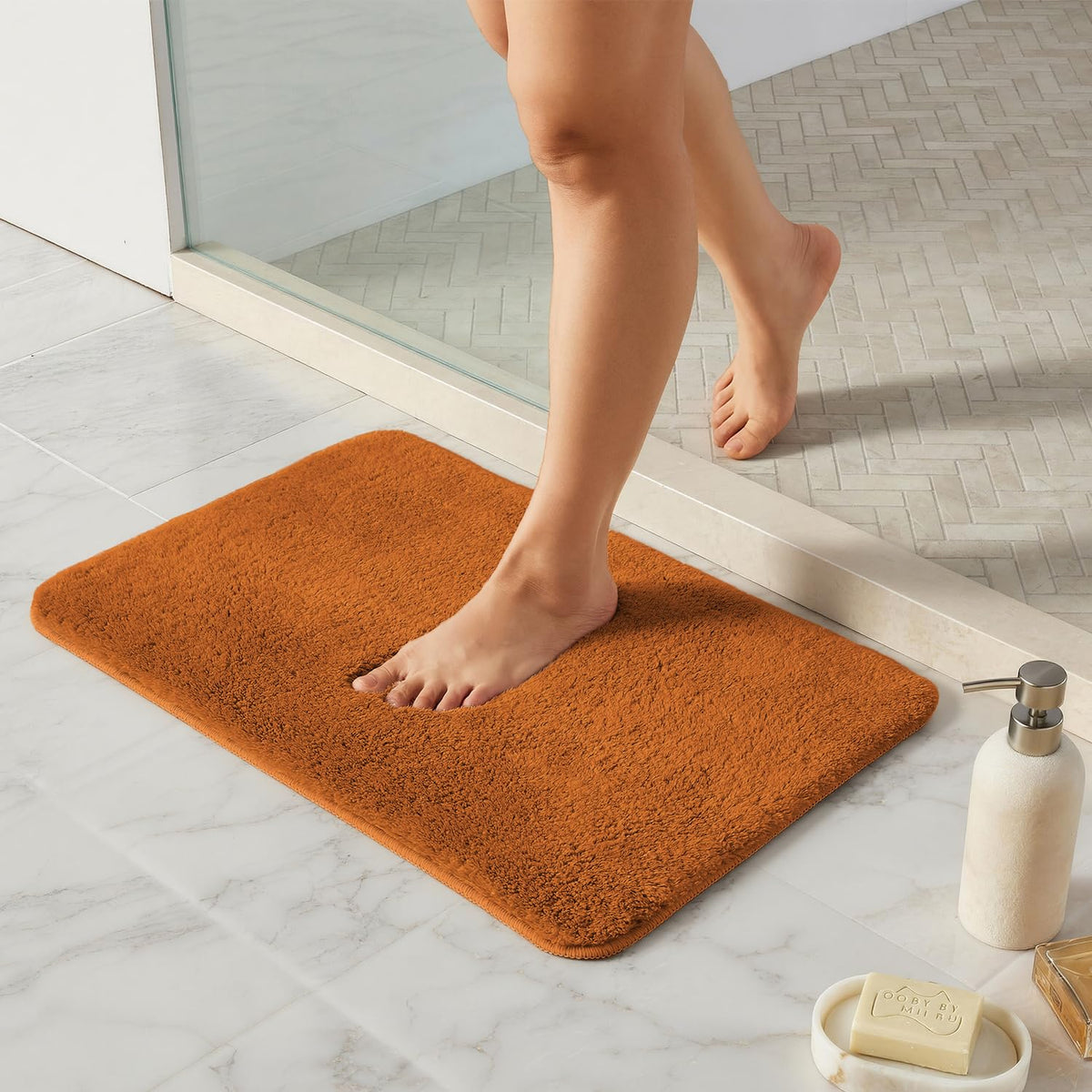 TYUU Black Bathroom Rug, Ultra Soft Bath Rugs Non Slip Washable, Super Absorbent Quick Dry Small Bath Mat with Rubber Backing for Bathroom Floor, Shower, or Sink, Black 16" x 24"