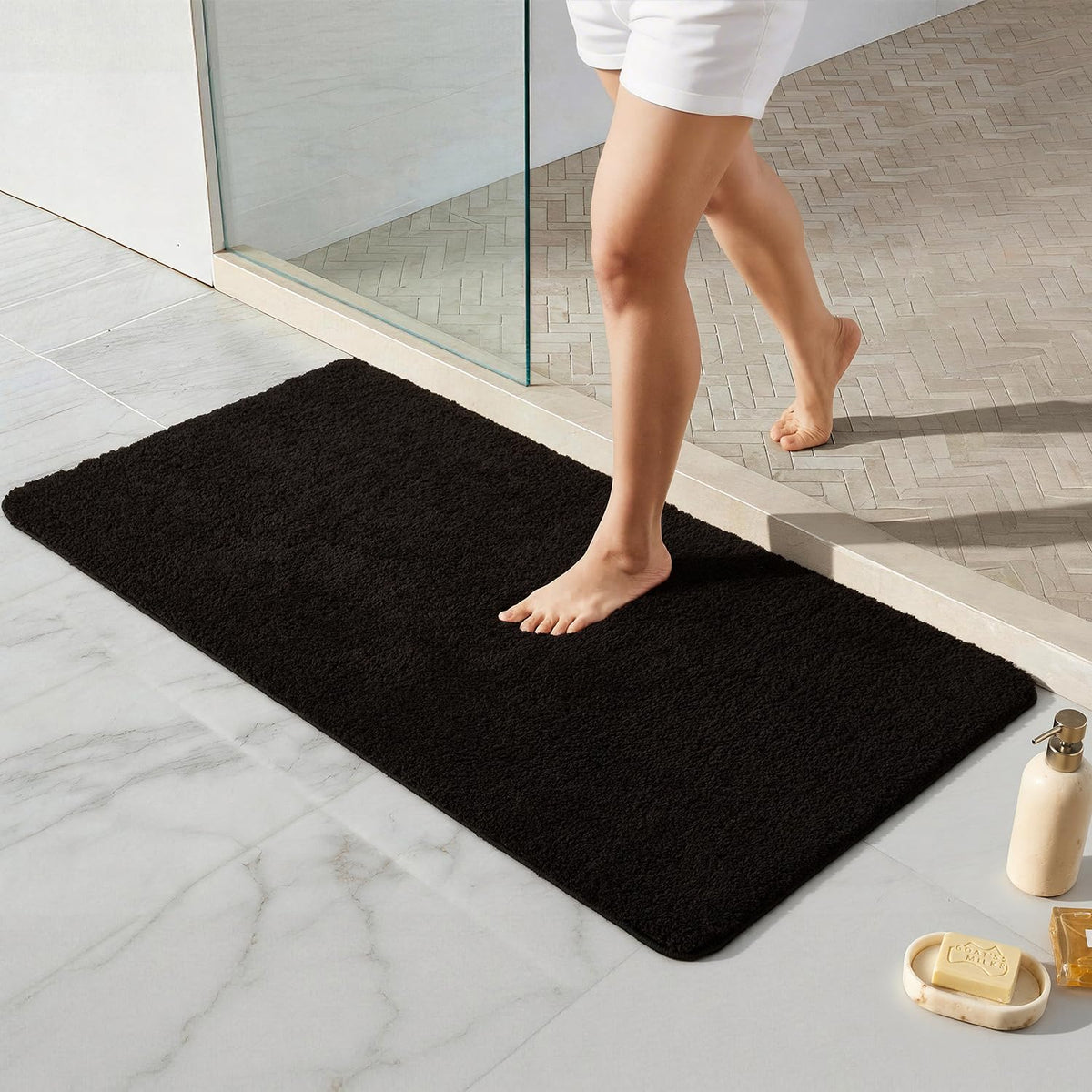 TYUU Black Bathroom Rug, Ultra Soft Bath Rugs Non Slip Washable, Super Absorbent Quick Dry Small Bath Mat with Rubber Backing for Bathroom Floor, Shower, or Sink, Black 16" x 24"