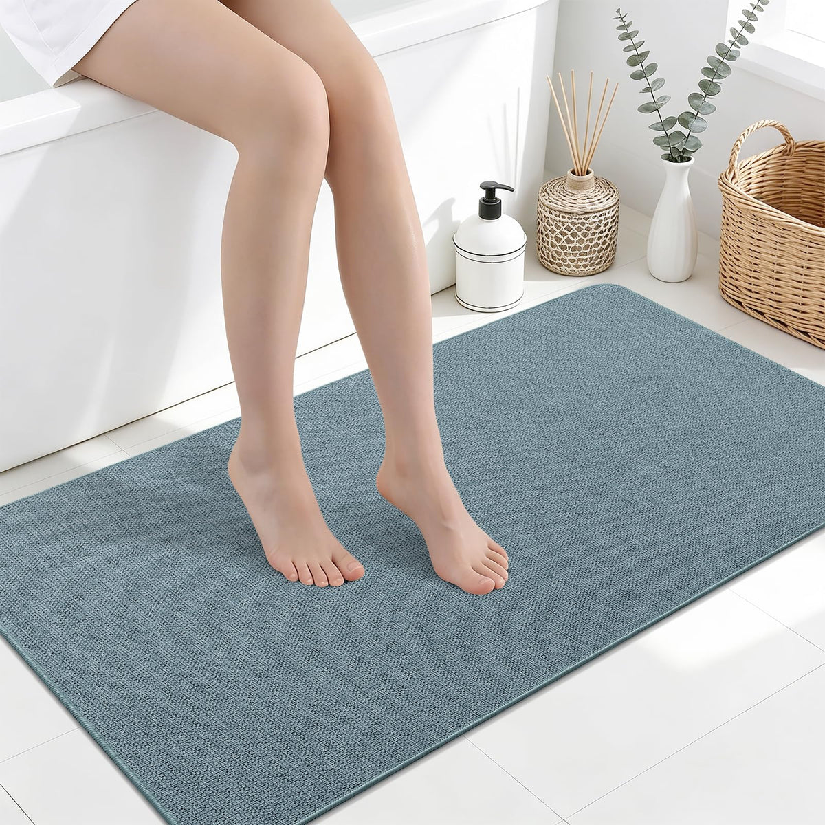 Smiry Ultra Thin Bath Mat 27x17, Non Slip Rubber Washable Bathroom Rugs