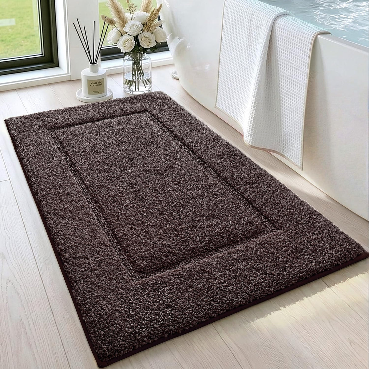 DEXI Bath Mat 24x16, Soft Absorbent Bathroom Rugs Non Slip, White