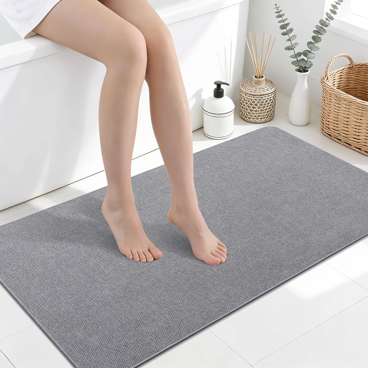 Smiry Ultra Thin Bath Mat 27x17, Non Slip Rubber Washable Bathroom Rugs