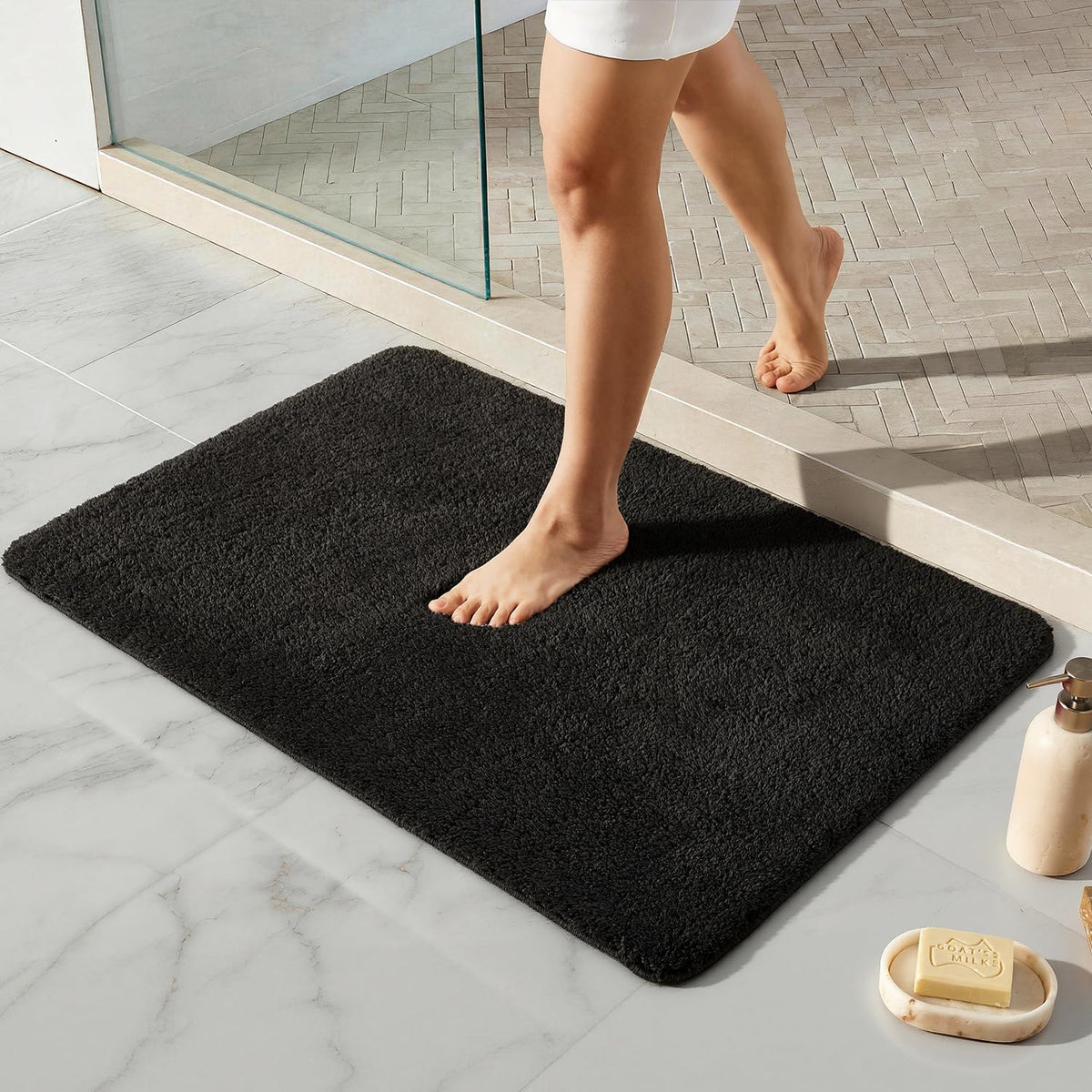 TYUU Black Bathroom Rug, Ultra Soft Bath Rugs Non Slip Washable, Super Absorbent Quick Dry Small Bath Mat with Rubber Backing for Bathroom Floor, Shower, or Sink, Black 16" x 24"
