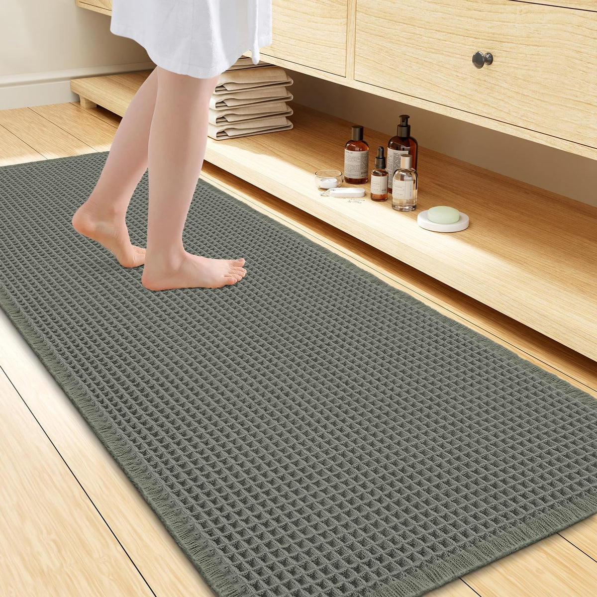 Smiry Waffle Bath Mat 24X16, Soft Absorbent Bathroom Rugs, Brown & Cream