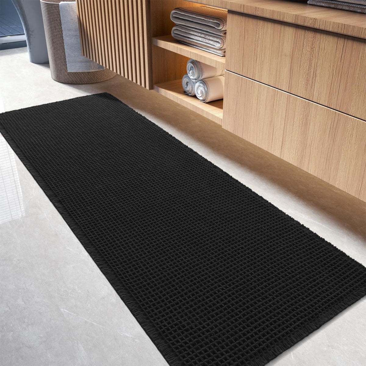 tchdio Waffle Bath Mat Rug, Super Absorbent Non Slip Bath Mats Ultra Soft Bathmat Machine Washable Bathroom Rugs with Tassels, Bath Rugs for Bathroom Floor Beside Tub, 17" x 24", Brown