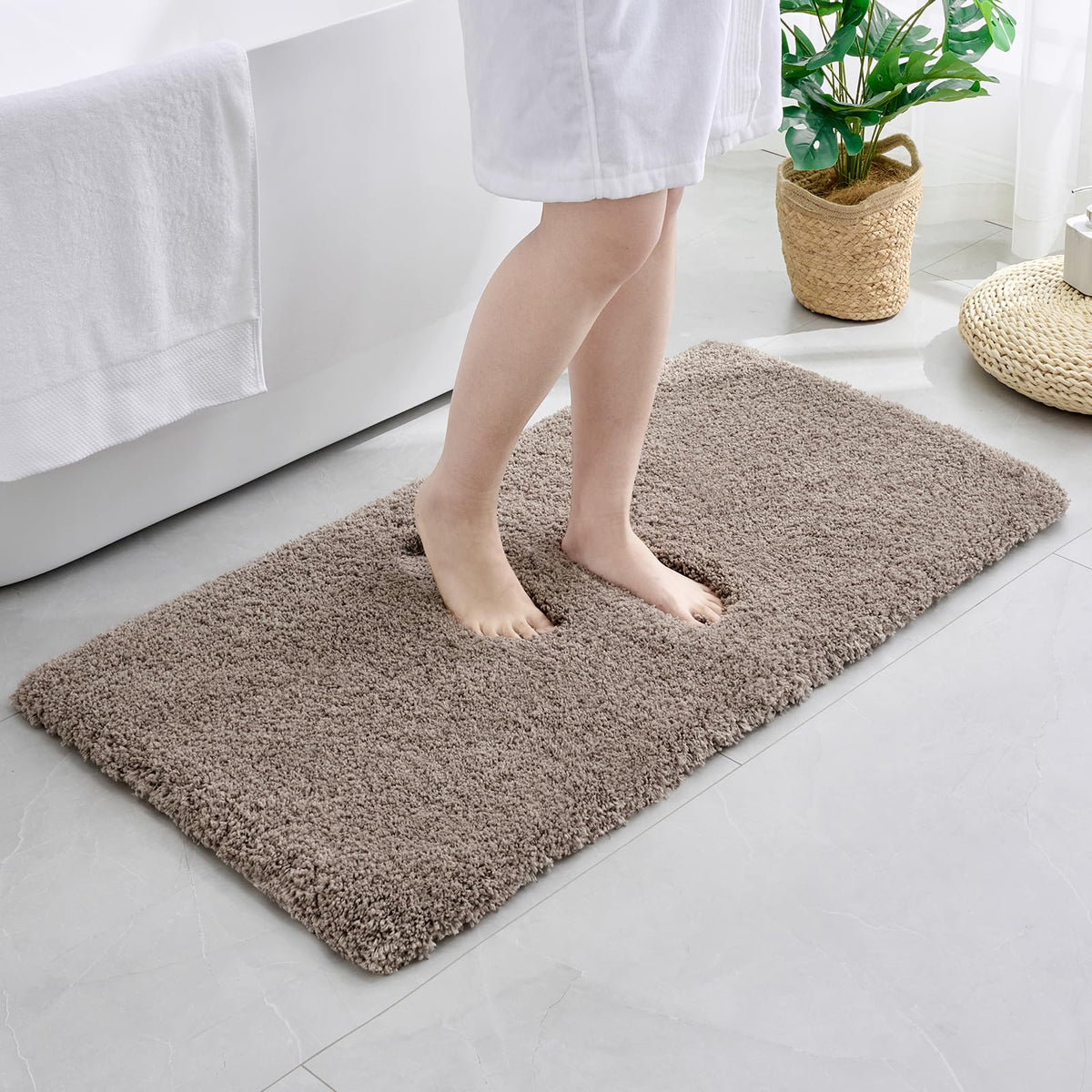 Disolla Gray Bathroom Rugs 17x24, Microfiber Non-Slip Plush Small Bath Mat