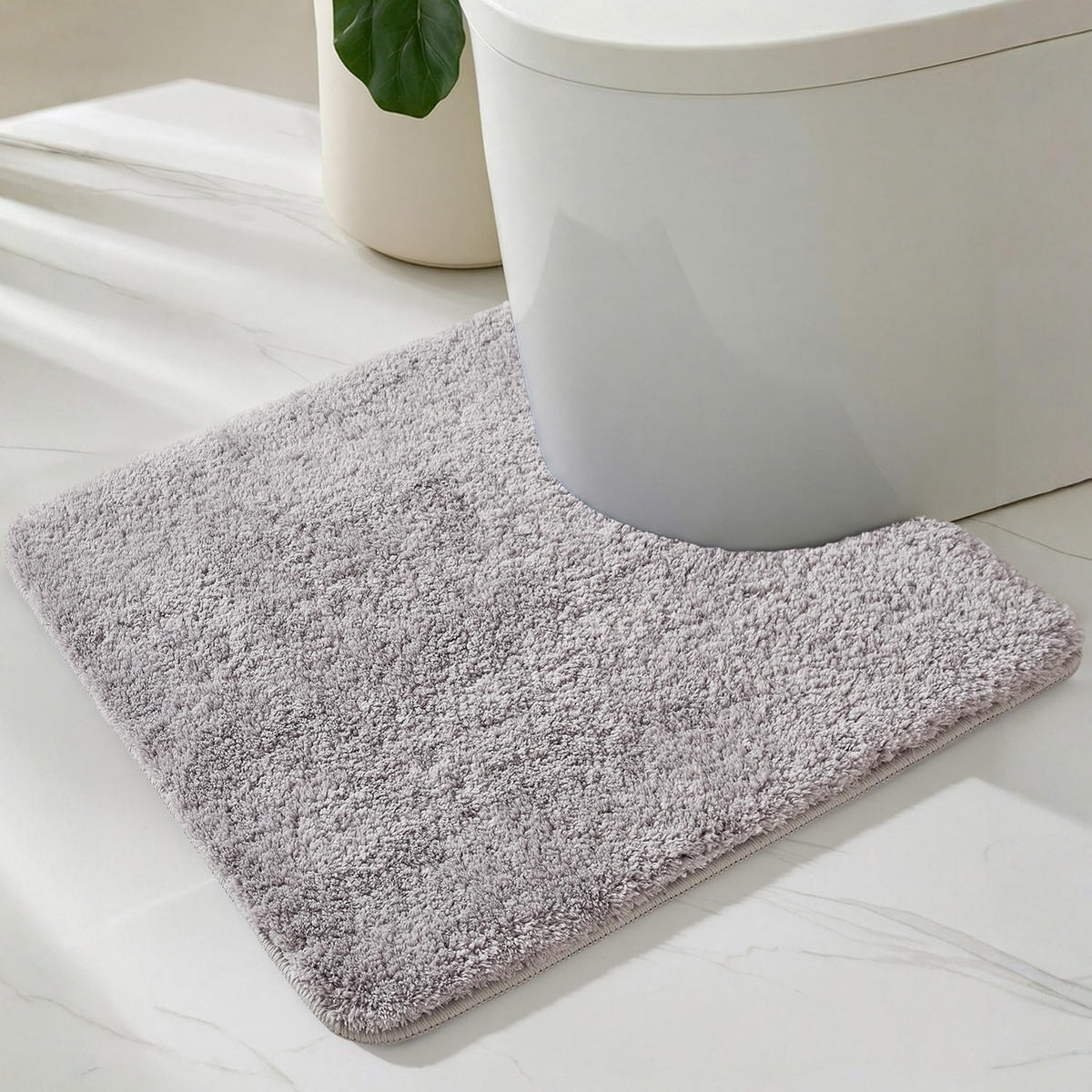 TYUU Black Bathroom Rug, Ultra Soft Bath Rugs Non Slip Washable, Super Absorbent Quick Dry Small Bath Mat with Rubber Backing for Bathroom Floor, Shower, or Sink, Black 16" x 24"