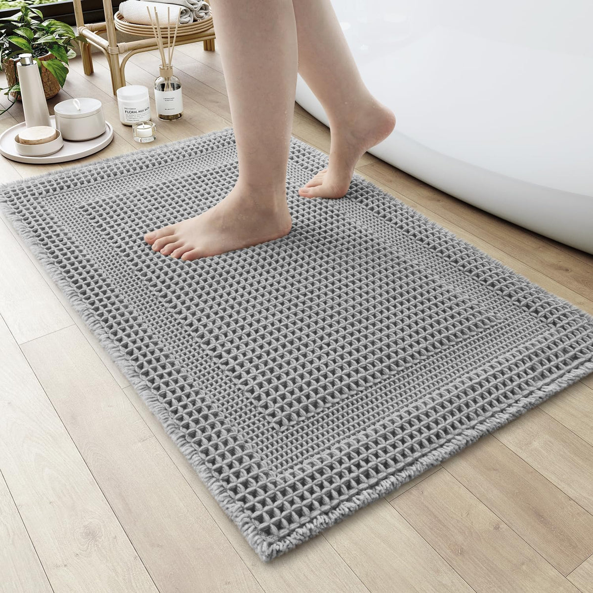 AMOAMI Waffle Bath Mat, Absorbent Bathroom Rugs Non Slip 17''x24'' Beige