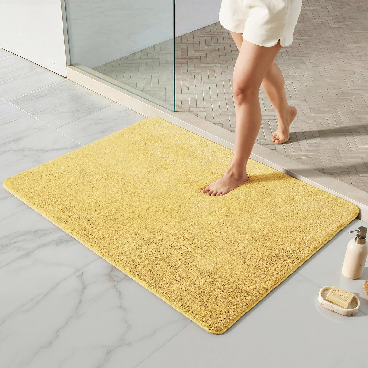 TYUU Black Bathroom Rug, Ultra Soft Bath Rugs Non Slip Washable, Super Absorbent Quick Dry Small Bath Mat with Rubber Backing for Bathroom Floor, Shower, or Sink, Black 16" x 24"