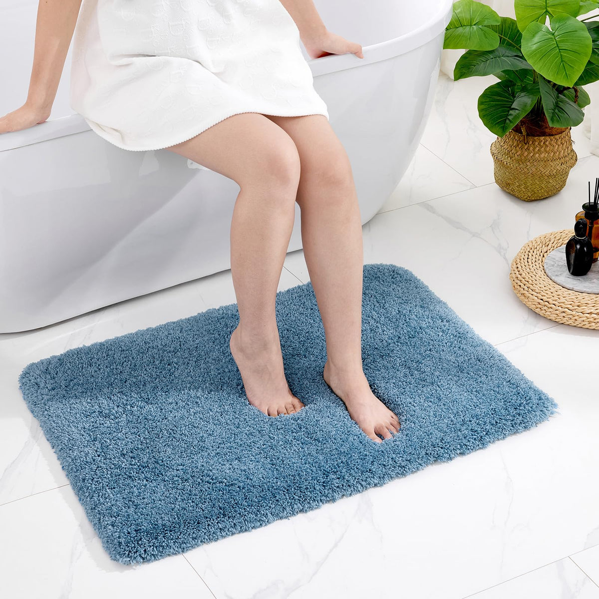 Disolla Gray Bathroom Rugs 17x24, Microfiber Non-Slip Plush Small Bath Mat