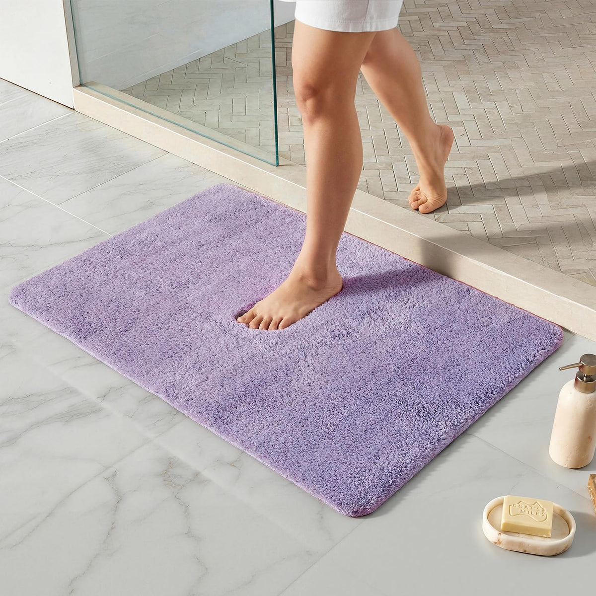 TYUU Black Bathroom Rug, Ultra Soft Bath Rugs Non Slip Washable, Super Absorbent Quick Dry Small Bath Mat with Rubber Backing for Bathroom Floor, Shower, or Sink, Black 16" x 24"