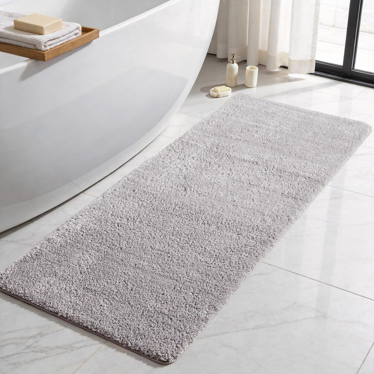 TYUU Black Bathroom Rug, Ultra Soft Bath Rugs Non Slip Washable, Super Absorbent Quick Dry Small Bath Mat with Rubber Backing for Bathroom Floor, Shower, or Sink, Black 16" x 24"