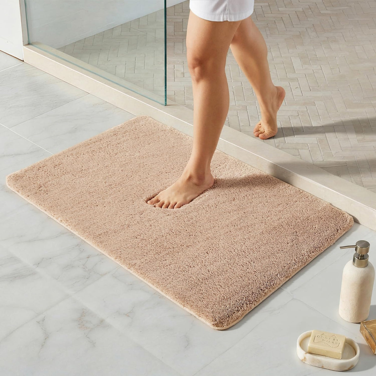 TYUU Black Bathroom Rug, Ultra Soft Bath Rugs Non Slip Washable, Super Absorbent Quick Dry Small Bath Mat with Rubber Backing for Bathroom Floor, Shower, or Sink, Black 16" x 24"