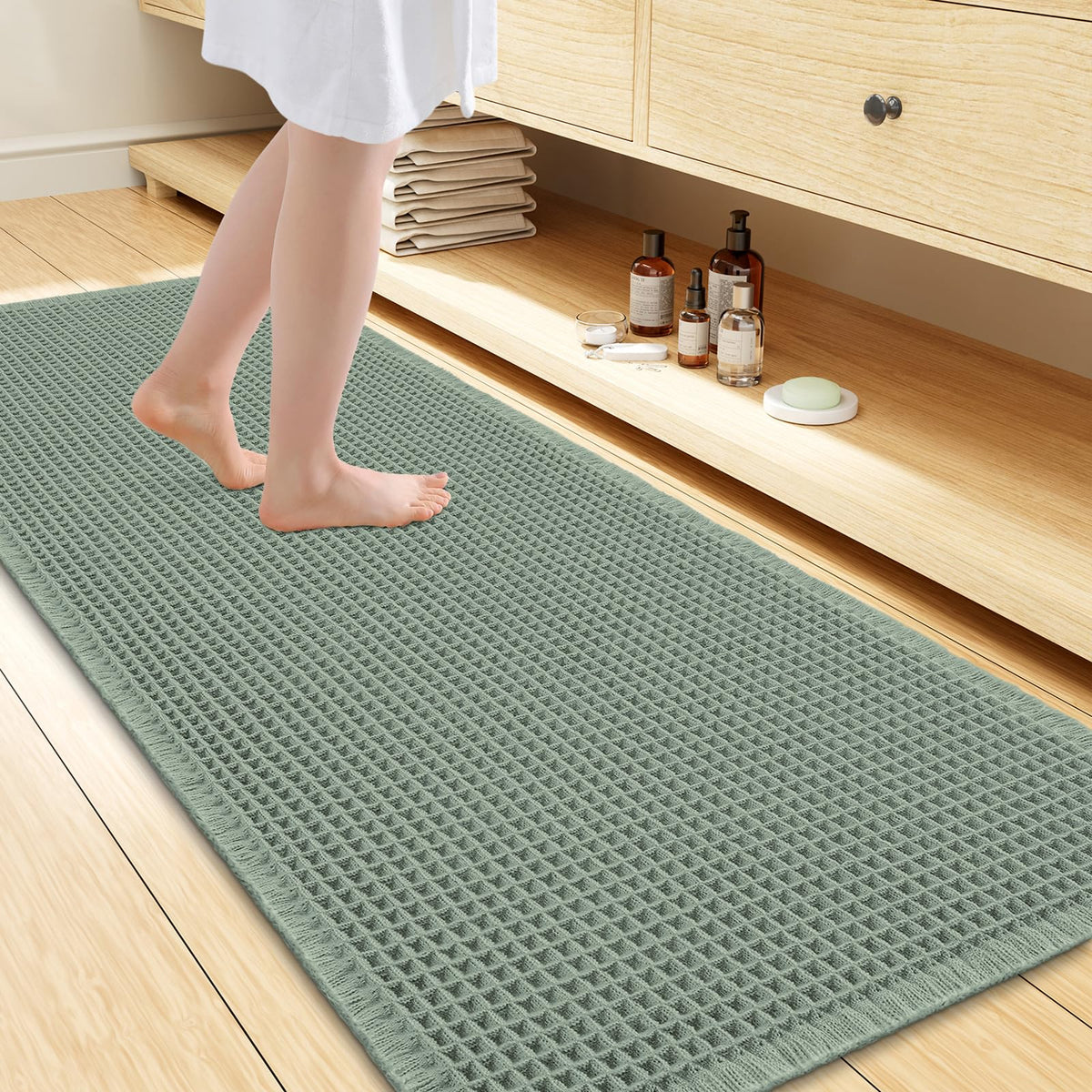 Smiry Waffle Bath Mat 24X16, Soft Absorbent Bathroom Rugs, Brown & Cream