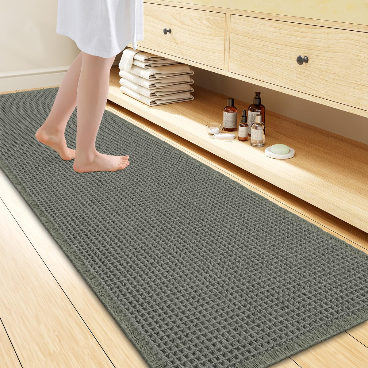 Smiry Waffle Bath Mat 24X16, Soft Absorbent Bathroom Rugs, Brown & Cream