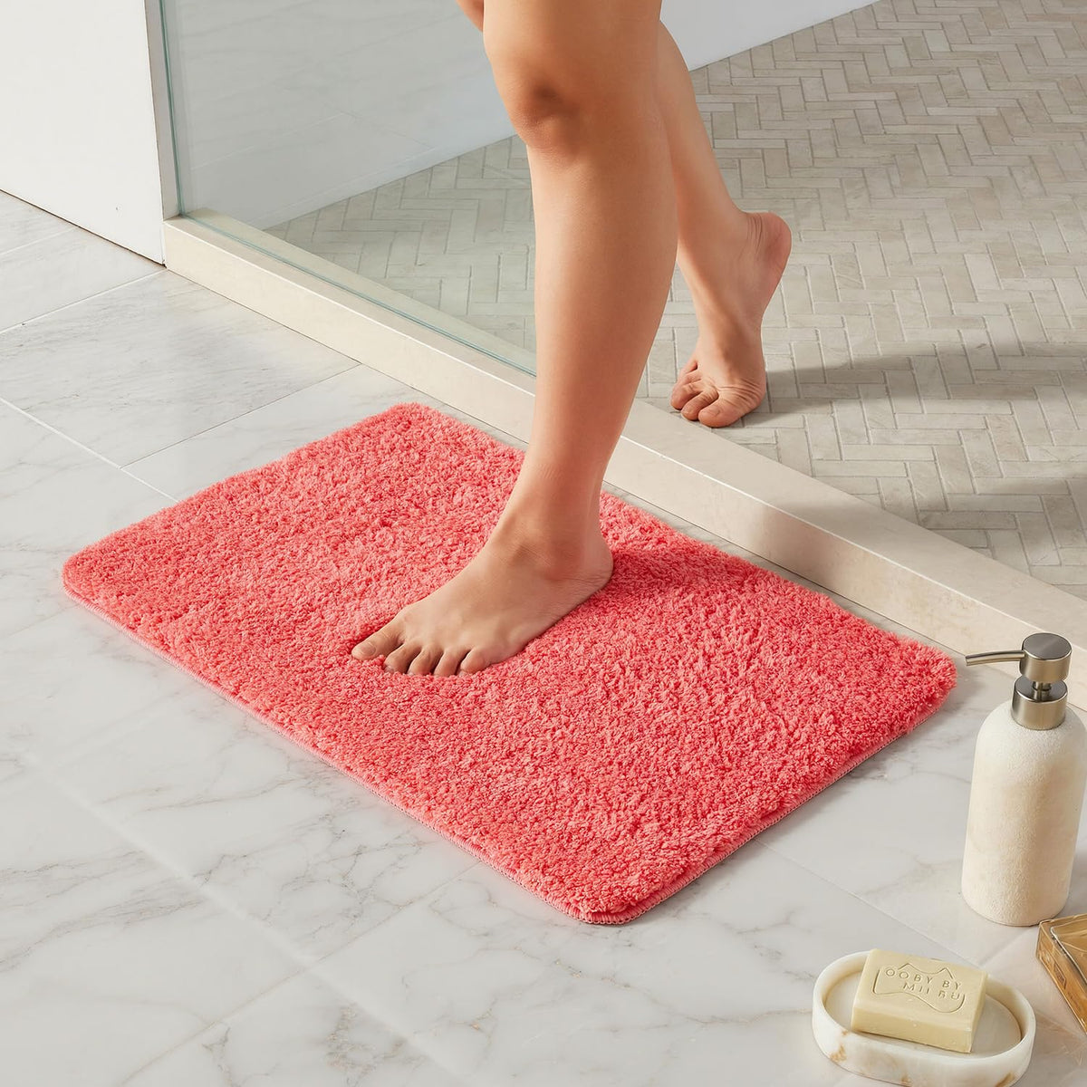 TYUU Black Bathroom Rug, Ultra Soft Bath Rugs Non Slip Washable, Super Absorbent Quick Dry Small Bath Mat with Rubber Backing for Bathroom Floor, Shower, or Sink, Black 16" x 24"