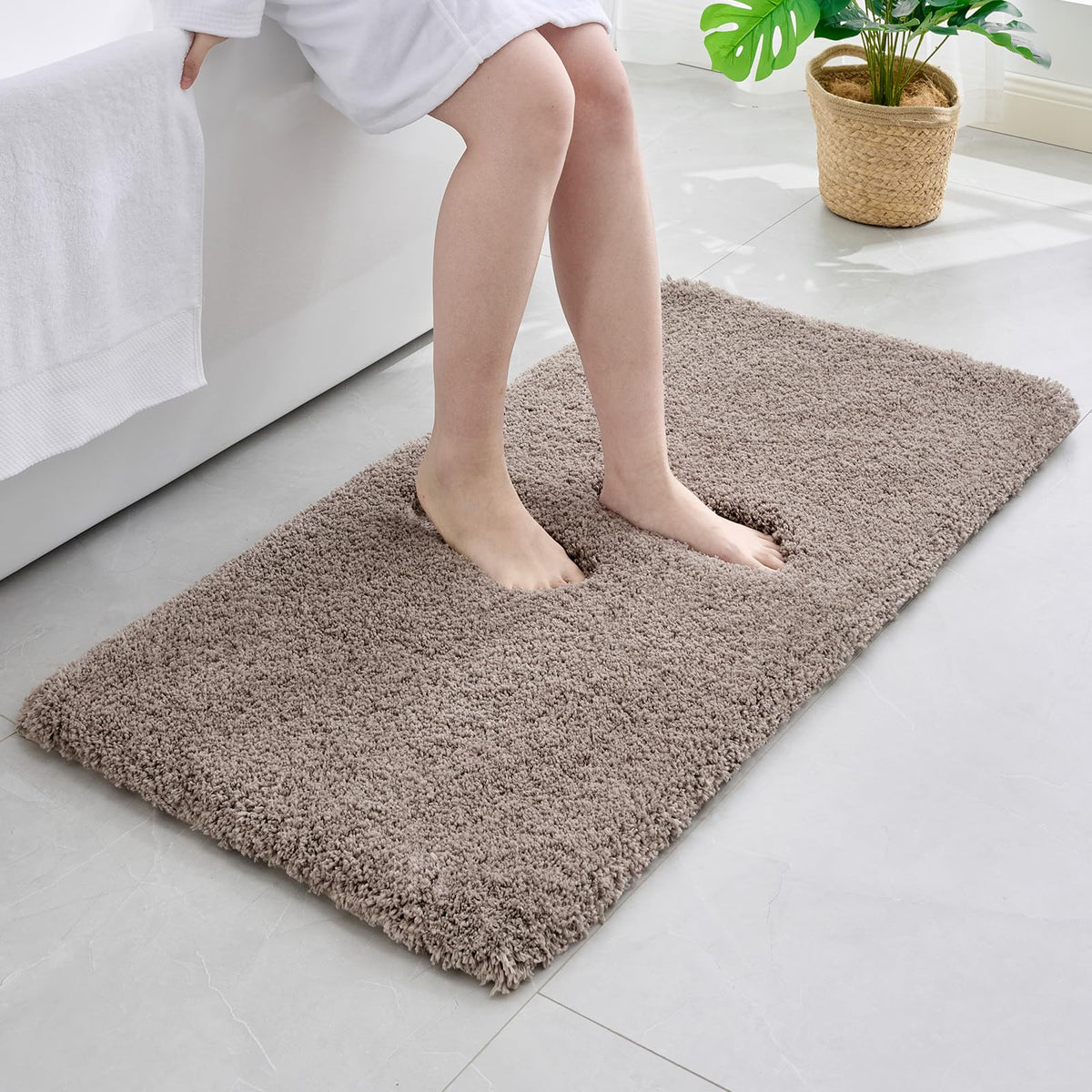 Disolla Gray Bathroom Rugs 17x24, Microfiber Non-Slip Plush Small Bath Mat