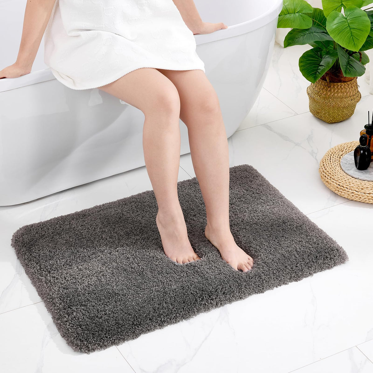 Disolla Gray Bathroom Rugs 17x24, Microfiber Non-Slip Plush Small Bath Mat