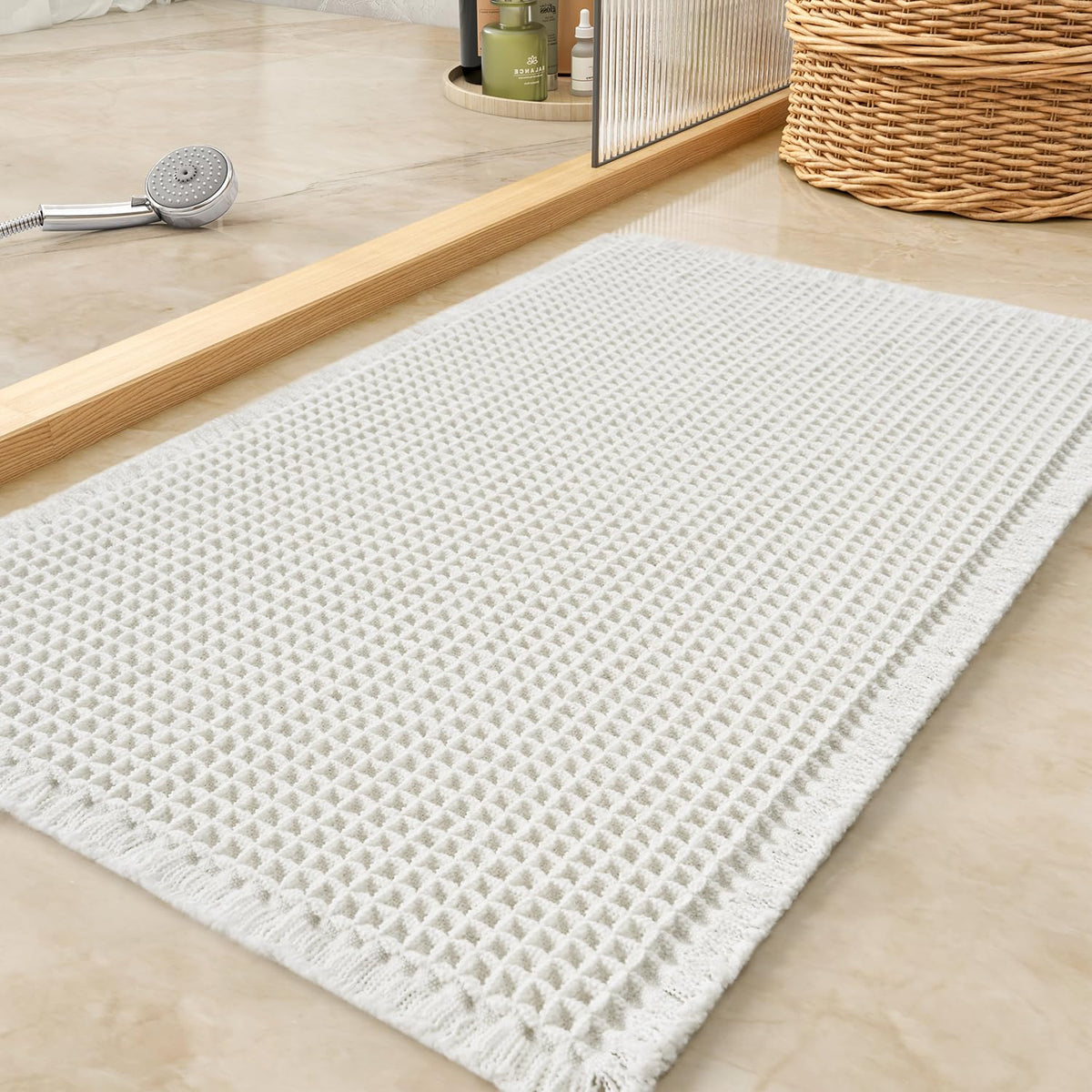 tchdio Waffle Bath Mat Rug, Super Absorbent Non Slip Bath Mats Ultra Soft Bathmat Machine Washable Bathroom Rugs with Tassels, Bath Rugs for Bathroom Floor Beside Tub, 17" x 24", Brown