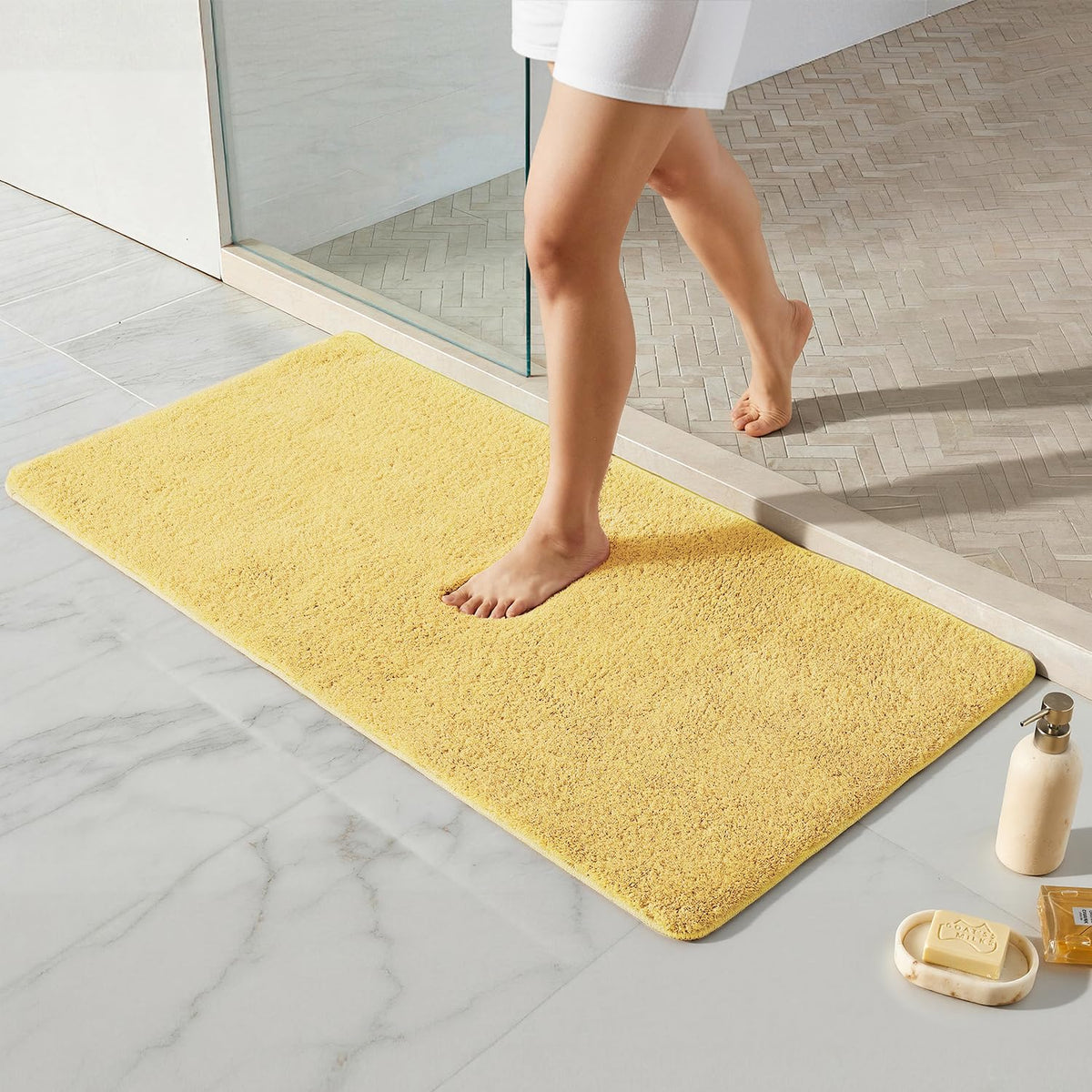 TYUU Black Bathroom Rug, Ultra Soft Bath Rugs Non Slip Washable, Super Absorbent Quick Dry Small Bath Mat with Rubber Backing for Bathroom Floor, Shower, or Sink, Black 16" x 24"