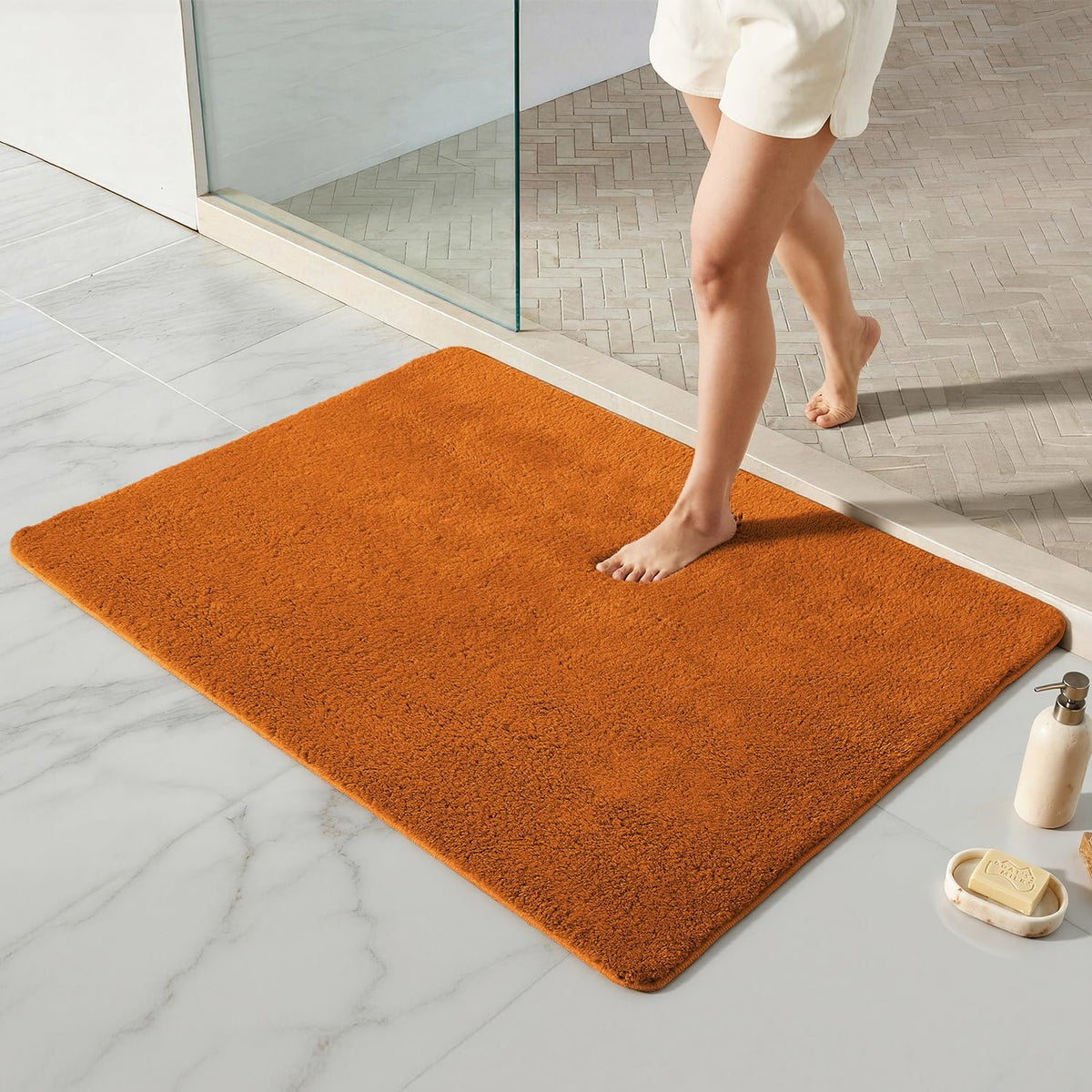 TYUU Black Bathroom Rug, Ultra Soft Bath Rugs Non Slip Washable, Super Absorbent Quick Dry Small Bath Mat with Rubber Backing for Bathroom Floor, Shower, or Sink, Black 16" x 24"