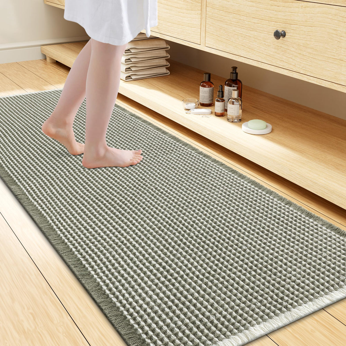 Smiry Waffle Bath Mat 24X16, Soft Absorbent Bathroom Rugs, Brown & Cream