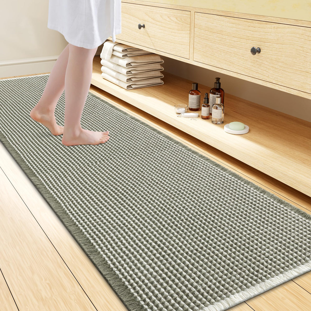 Smiry Waffle Bath Mat 24X16, Soft Absorbent Bathroom Rugs, Brown & Cream