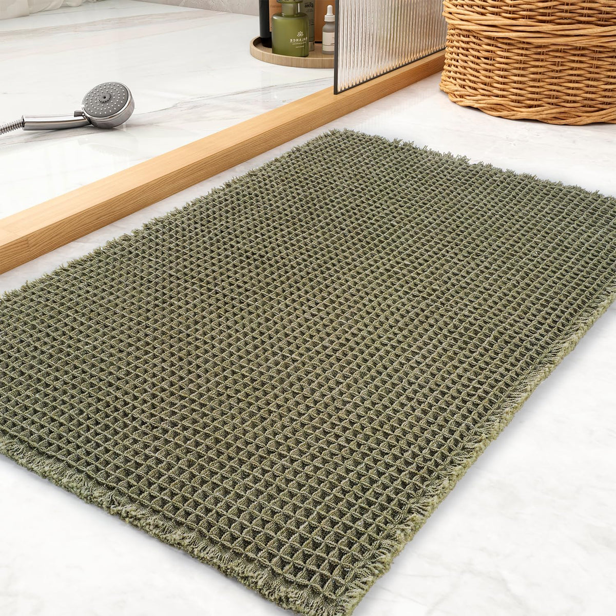 tchdio Waffle Bath Mat Rug, Super Absorbent Non Slip Bath Mats Ultra Soft Bathmat Machine Washable Bathroom Rugs with Tassels, Bath Rugs for Bathroom Floor Beside Tub, 17" x 24", Brown