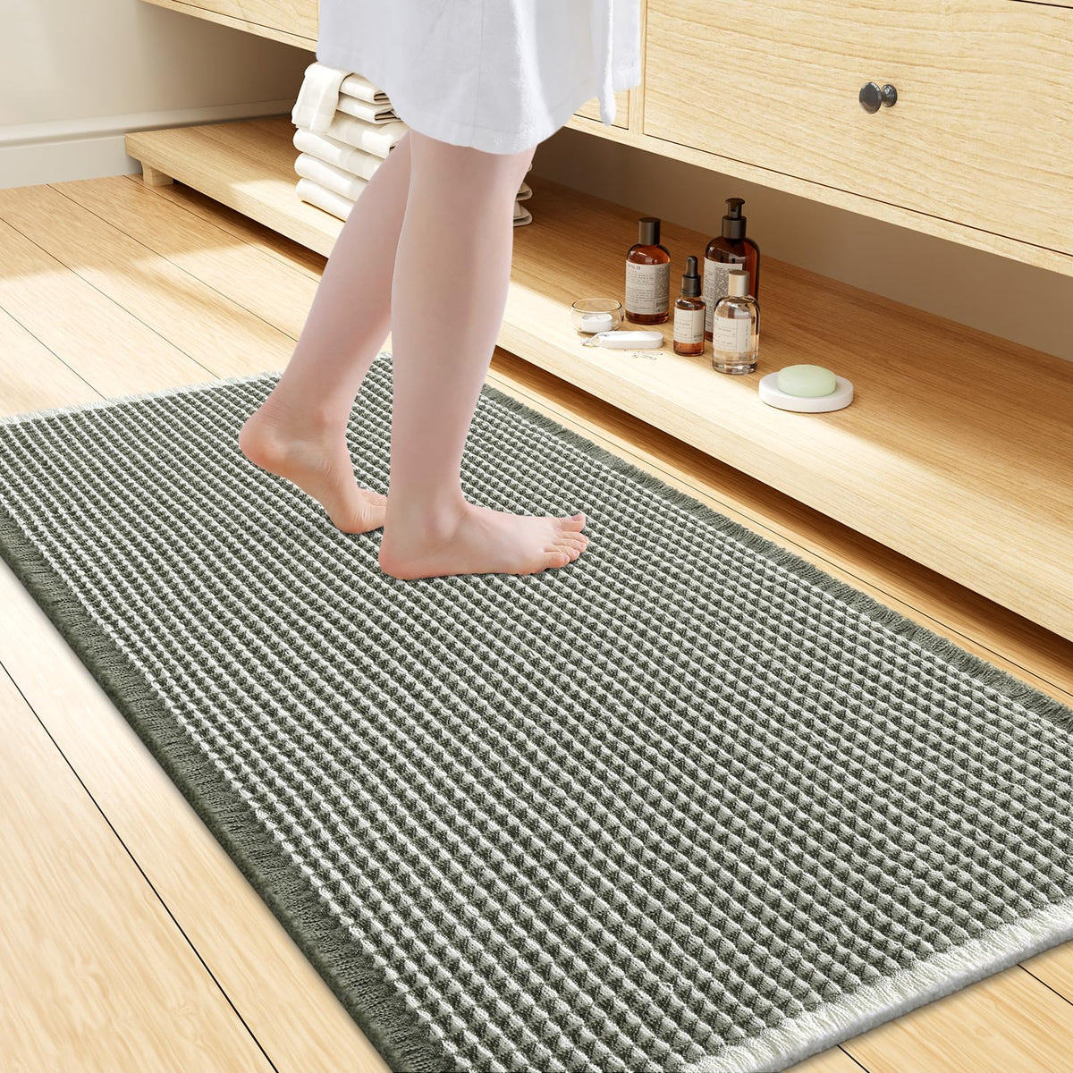 Smiry Waffle Bath Mat 24X16, Soft Absorbent Bathroom Rugs, Brown & Cream