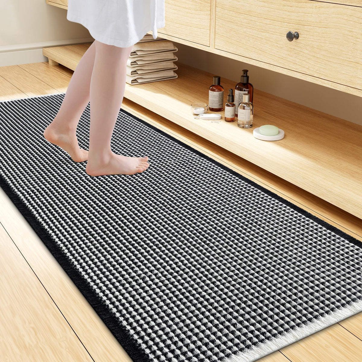 Smiry Waffle Bath Mat 24X16, Soft Absorbent Bathroom Rugs, Brown & Cream