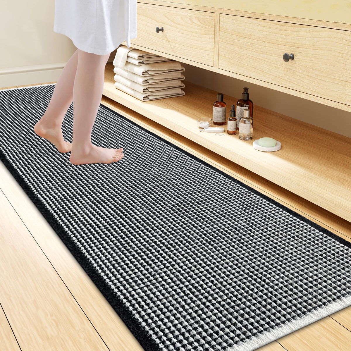 Smiry Waffle Bath Mat 24X16, Soft Absorbent Bathroom Rugs, Brown & Cream
